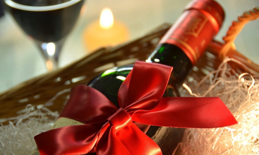 Wine gift hampers for christmas